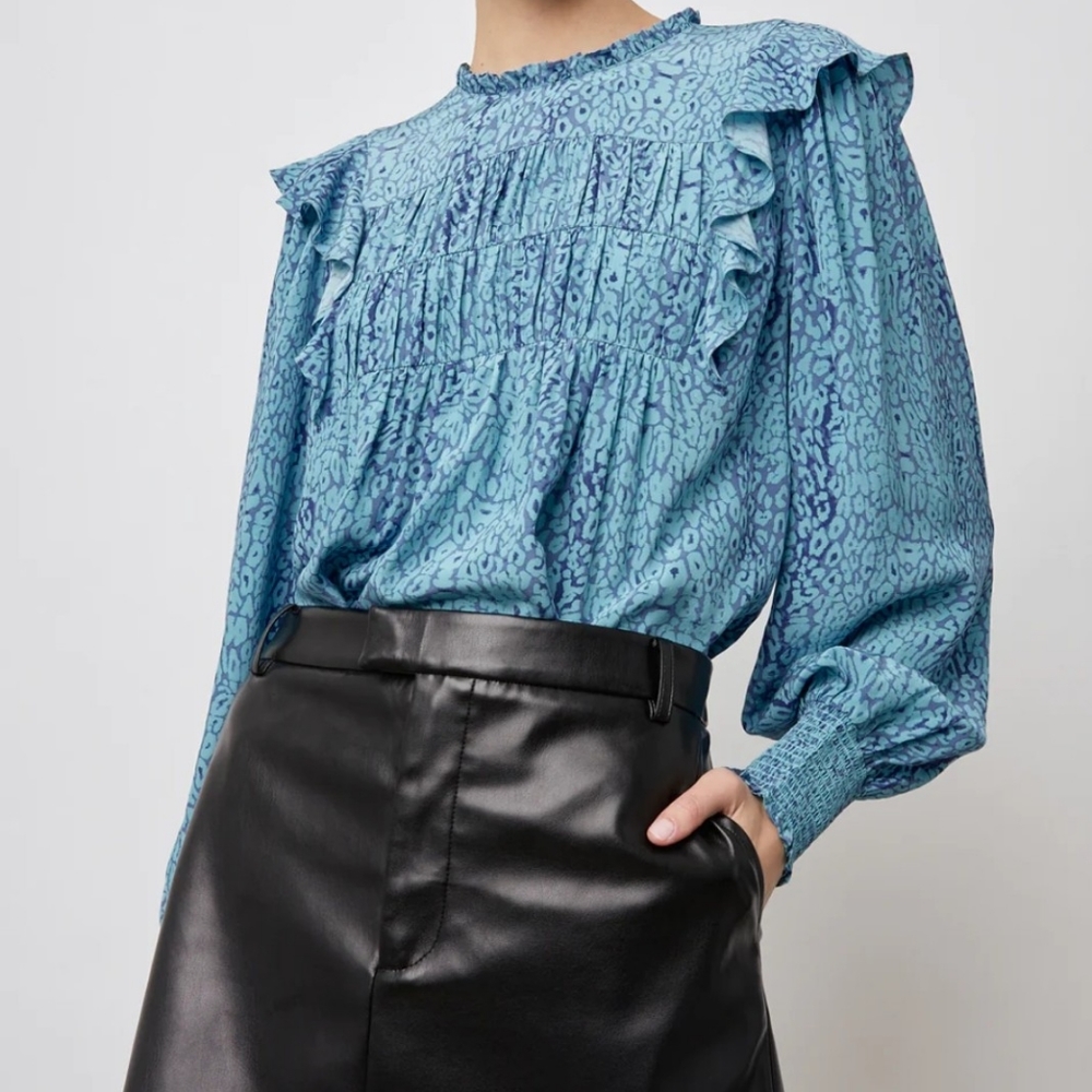 Blue Cheetah Rails Blouse New - Picture 2 of 9